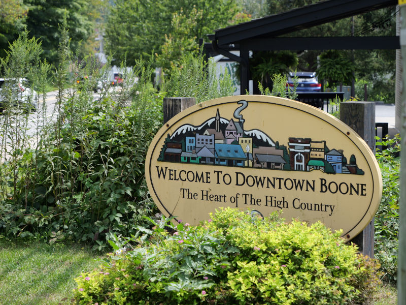 Sign that reads "Welcome to Downtown Boone, The Heart of the High Country"